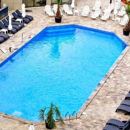 Mamaia Nord Promenada Pool & 20m De Plaja *