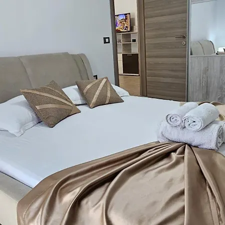 Mamaia Nord Promenada Pool & 20m De Plaja Lägenhet