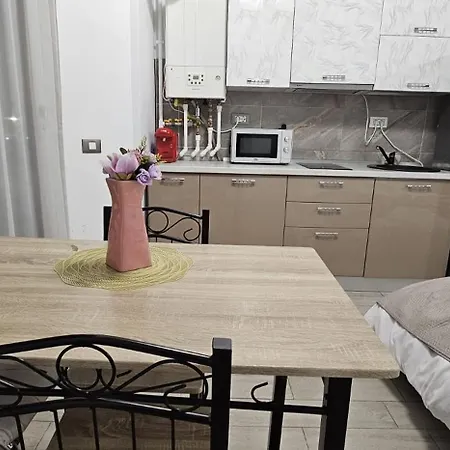 Mamaia Nord Promenada Pool & 20m De Plaja Năvodari
