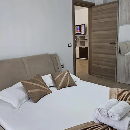 Mamaia Nord Promenada Pool & 20m De Plaja Năvodari